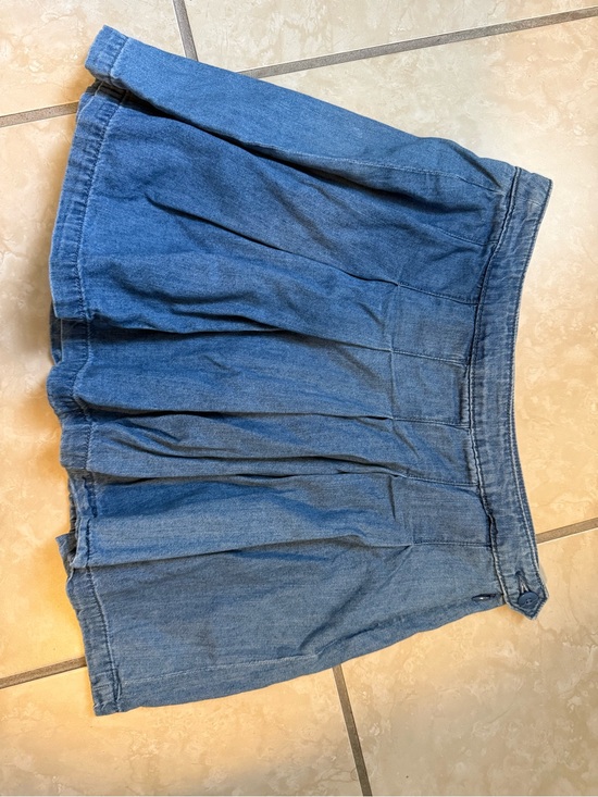 American Eagle Outfitters Dresses & Skirts - American Eagle Outfitters Blue Denim Pleated Mini Skirt Size 8